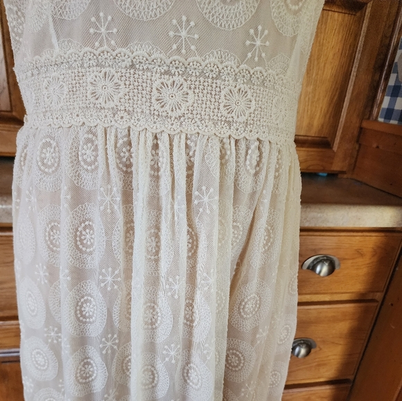 Altar'd State Ivory Floral Lace Sleeveless Dress Size L - Picture 8 of 8
